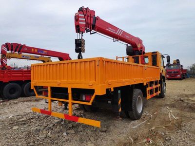 柳汽6.3吨随车吊平板车 高效实用的工程运输利器